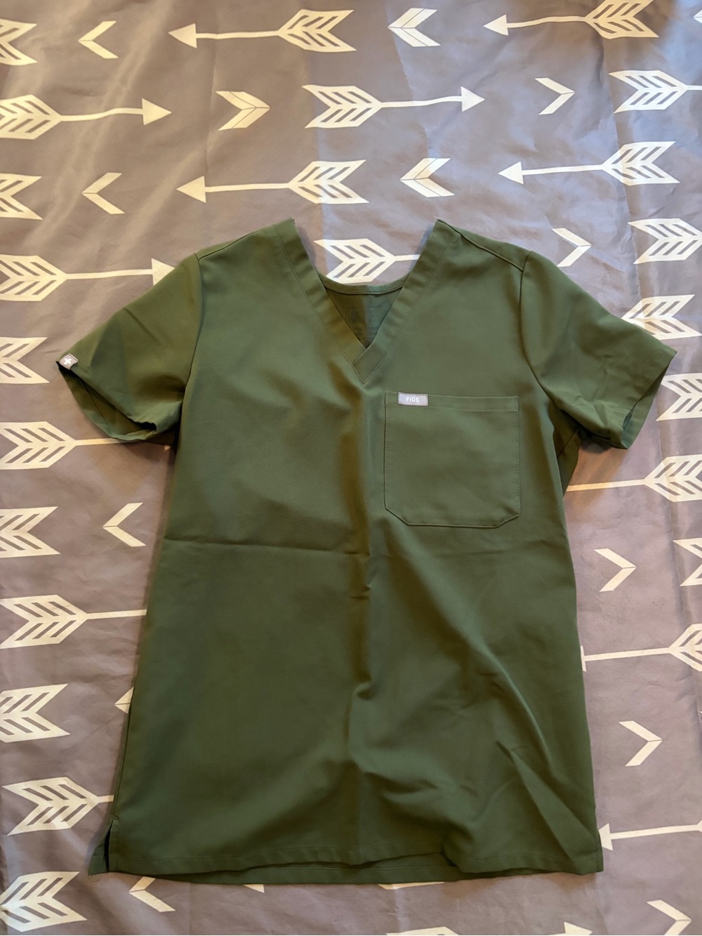 Figs dark Olive Catarina scrub top xxs
